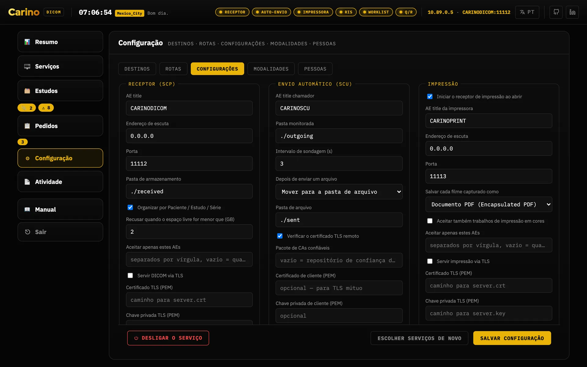 A aba Configurações de Configuração, com seus doze blocos em três colunas numa tela larga: o AE title do receptor, o endereço de escuta, a porta, a pasta de armazenamento, o mínimo de espaço livre, a lista de AE permitidos e os campos TLS; o AE chamador do envio automático, a pasta vigiada, o intervalo de varredura, o que fazer depois de enviar um arquivo e as configurações de confiança TLS; e ao lado os blocos de impressão, failover de emergência, Modality Worklist, RIS de emergência, Consulta/Recuperação, DICOMweb, índice de instâncias, anonimização, acesso à API e integrações.